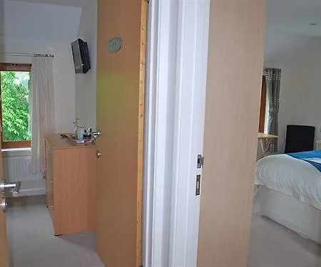 Oak Bed & Breakfast 4*