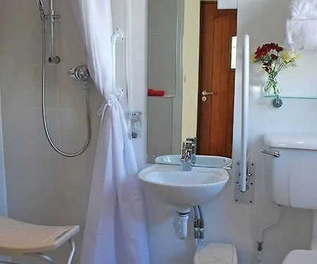 Oak Bed and breakfast 4*